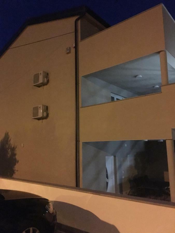 Luxury Apartments Vucinic פירובאץ מראה חיצוני תמונה